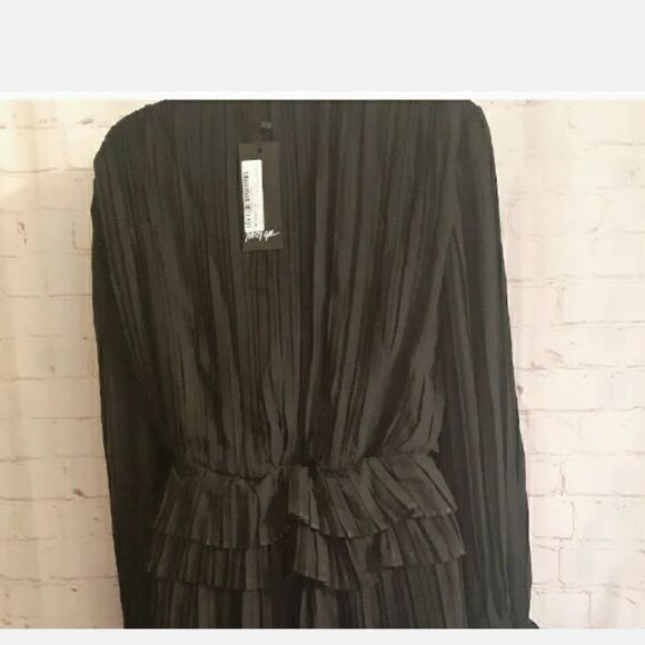 NWT Nasty Gal Black Crepe Pleated/Ruffle Fit 'n Flare Dress Sz.4 Ret. $128 - Picture 6 of 9